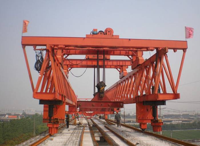 JQJ40M-160T架橋機(jī)在使用過程中的安全技術(shù)注意事項(xiàng)有哪些?那JQJ40M-160T架橋機(jī)的作業(yè)要求的？