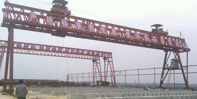 架橋建路用的T型梁造價(jià)要多少？提梁機(jī)該怎么選擇？價(jià)格是多少呢？